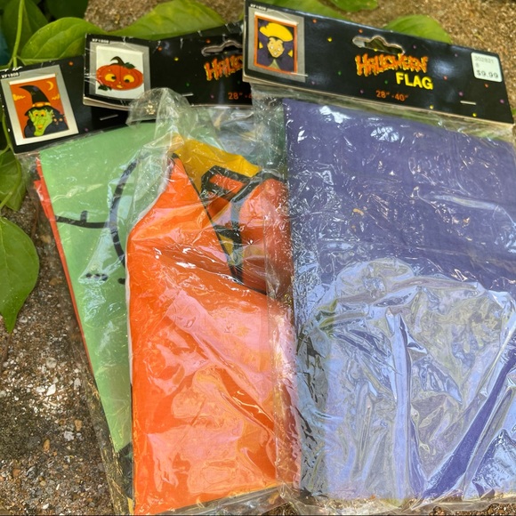 NIB Vintage 90’s Halloween Mini Flags 28x40